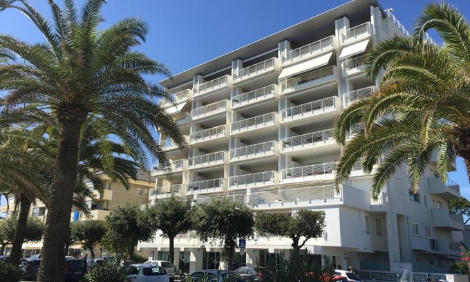 Giulianova Apartment | FRONTE MARE-CENTRALE-Riviera Palace-Giulianova-Apartment-affitti solo da Sabato a Sabato