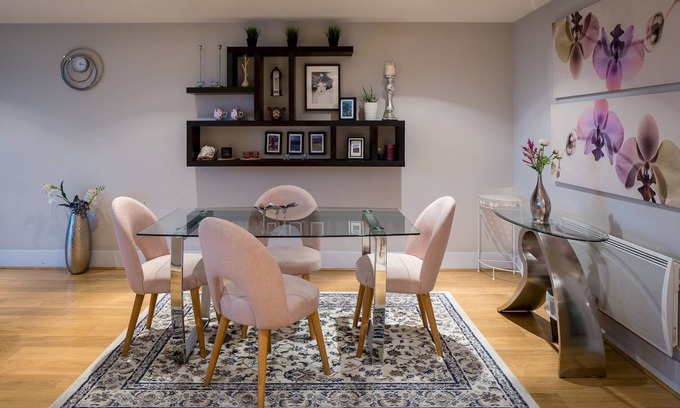 Vauxhall Apartment | Full river view 3-bedroom very large flat