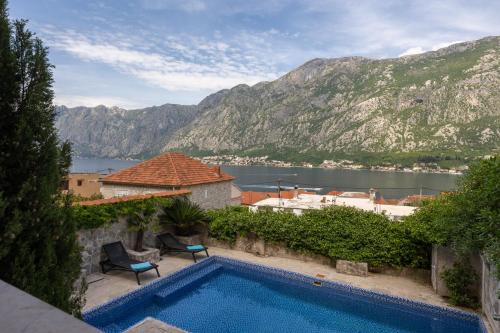 Prcanj Apartment | Full Sea View Penthouse with Panoramic terrace