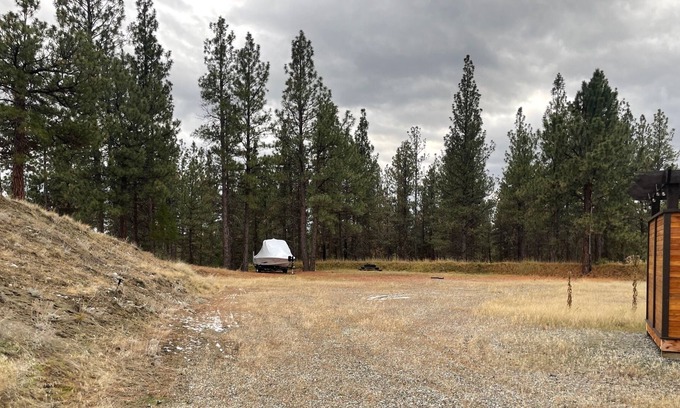 Eureka RV Rental | Full trailer/RV hook ups on 5 acres