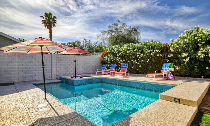 Las Vegas House | Fully licensed pool home w/outdoor kitchen.