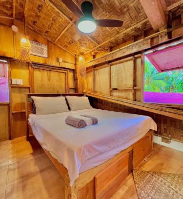 Catangnan House | Fully Private, Beach Access, Native Cottage, Queen Bed, AC, WiFi