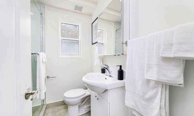 Smythe Park House | Fully renovated house in Toronton