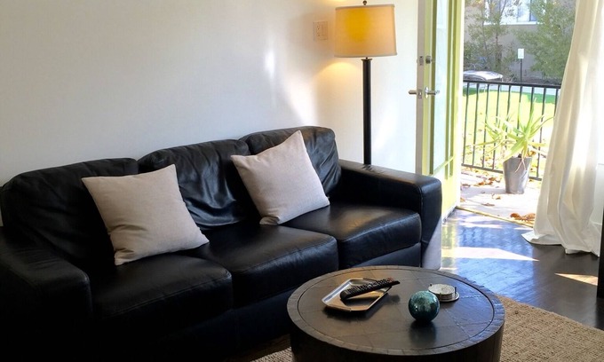 Pacific - Edison Cottage | Furnished Artistic 1 bedroom cottage in quiet yet central, LA location