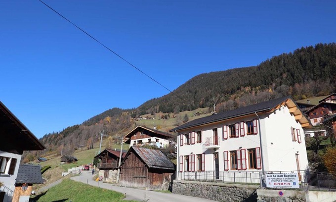 Beaufort House | Gîte 15 pers. - Mobilité réduite - Proche Saint-Guérin - Parking, Salle de réunion, Ski room - FR-1-342-260