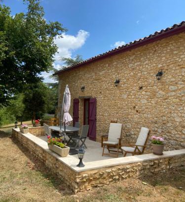 Saint-Amand-de-Vergt House | Gîte 4 personnes - à pied au " Lac de Neufont " et 3km de VERGT