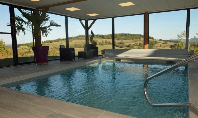 Bergesserin House | Gîte de Bellevue avec piscine intérieure privative
