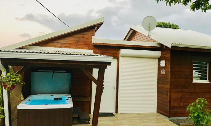 Baie-Mahault House | Gîte spacieux avec Jacuzzi - *5 étoiles*