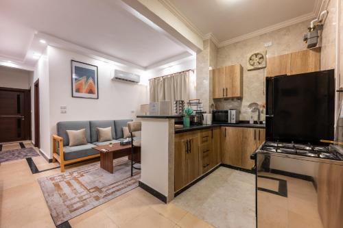 Garden City Apartment | G-1811 Two-Bedroom By Crescent Residence - Central