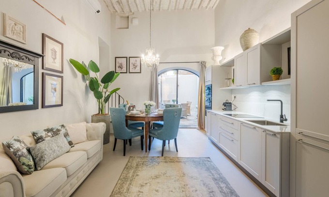 Lucca Historical Center Apartment | Gallo Cedrone a Home With Outdoor