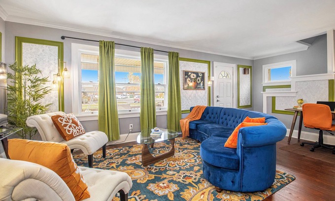 Northeast South Bend House | GAME DAY Haven: Sleeps 10, Near Notre Dame & DT!