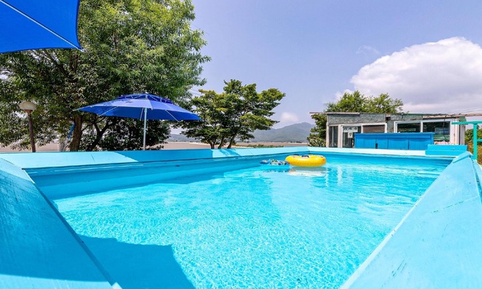 Ganghwa House | Ganghwa Badatgashimteo Pension