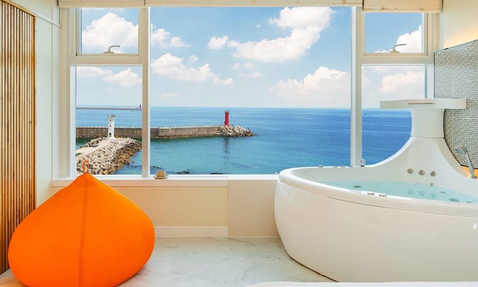 Gangneung House | Gangreung Ninarang Spa Pension