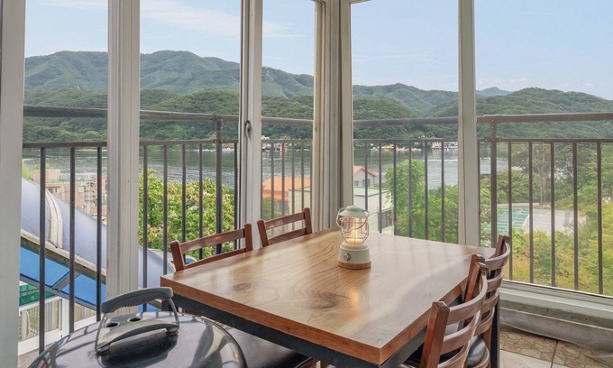 Gapyeong House | Gapyeong The Hue Spa Pension