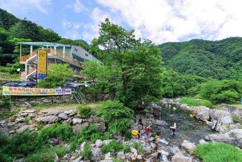 Gapyeong House | Gapyeong Yongchu Valley Travel Pension