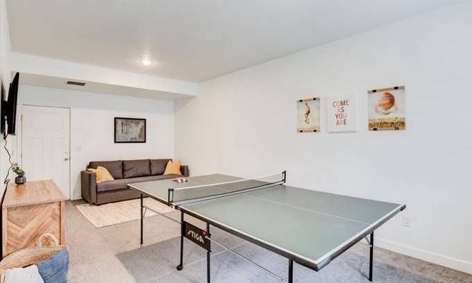 Vineyard House | Garage, Game Room, King Bed!