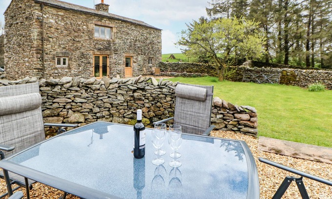 Kirkby Stephen Cottage | GARDEN COTTAGE, character holiday cottage in Ravenstonedale