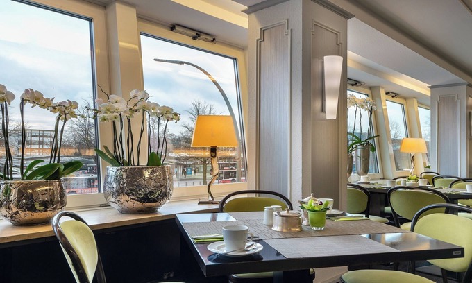 Wandsbek Hotel | Garner Hotel Hamburg Wandsbek Marktplatz by IHG