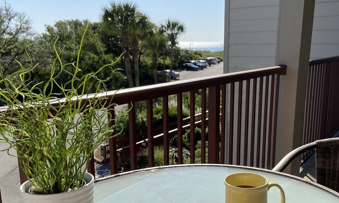 Folly Field Condo | Gated Beachfront Resort Private Beach Access Elevator 2 Pools BeachBarPickleball