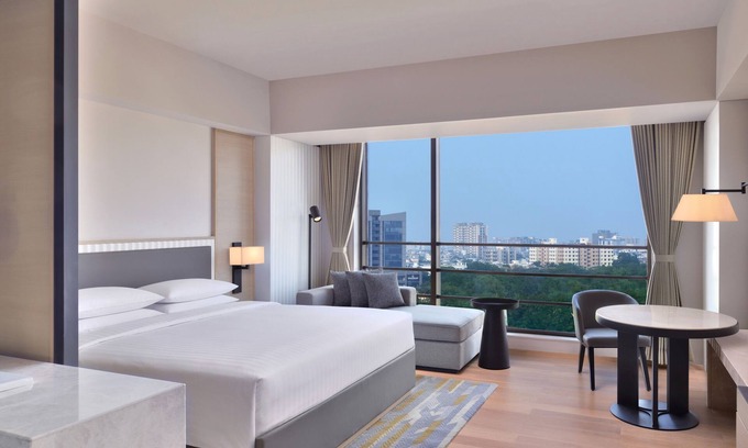 Thaltej Hotel | Gateway Ahmedabad Sindhu Bhavan