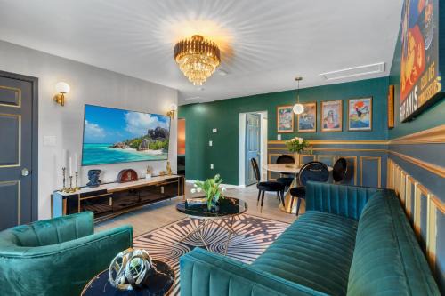 Vista Del Monte House | GatsbyGlam Getaway