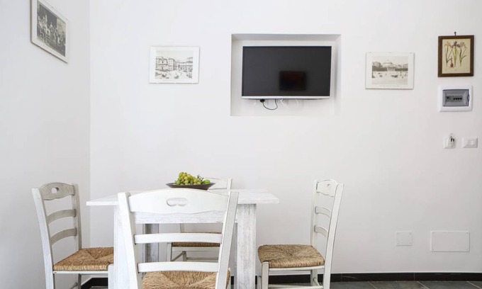 Quartieri Spagnoli Apartment | Gelso II Apartment by Wonderful Italy