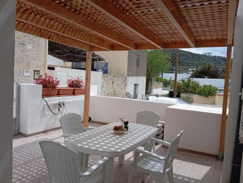Kamilari Apartment | George's Country House