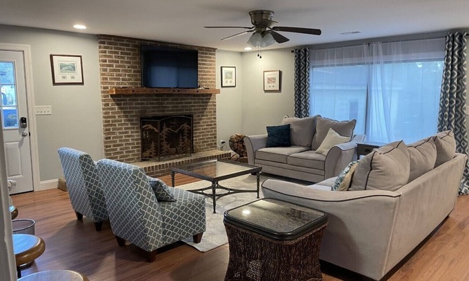 Georgetown House | Georgetown's "Hidden Gem"! A renovated Southern home 3 min from Front Street