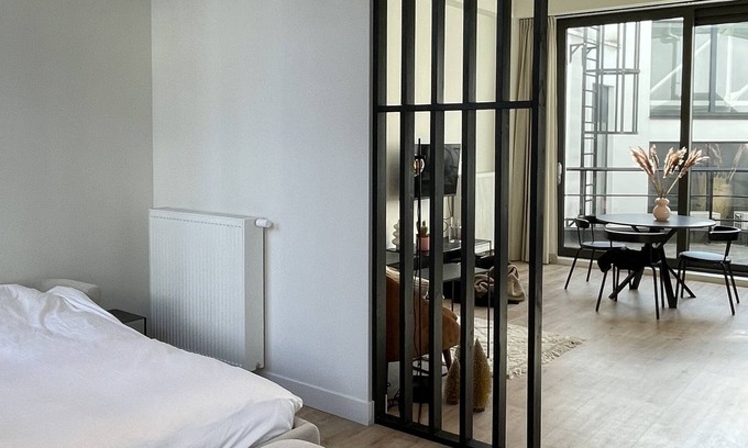 Schipperskwartier Apartment | Gezellige Studio met Terras in Hartje van Antwerpen
