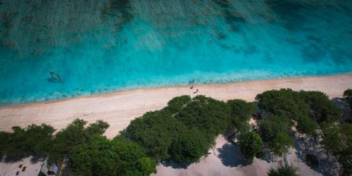 Gili Trawangan Hotel | Gili Teak Beach Front Resort