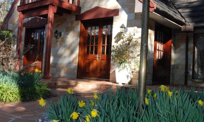 Katoomba Apartment | Gingerbread House – sunset, relaxing & warm