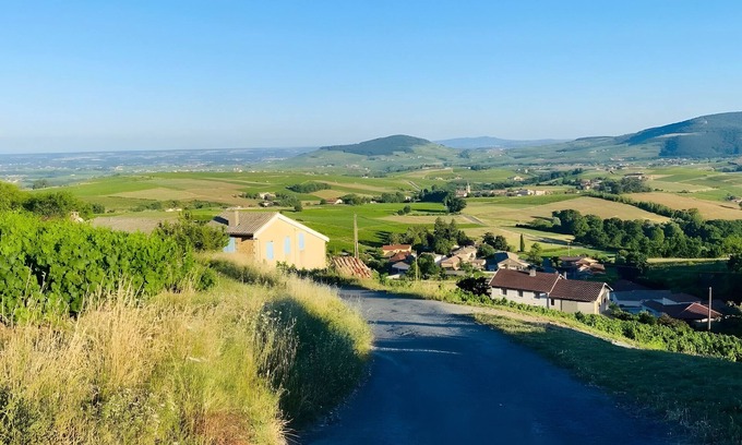 Lantignie Cottage | Gîte 'Gite De Clairette Et Nono' with Private Terrace and Wi-Fi