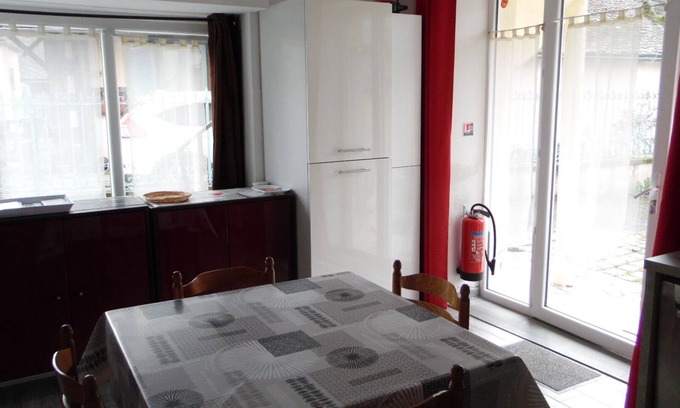 Aveze Apartment | Gîte Sancy, ground floor apartment in bucolic village. Pets allowed