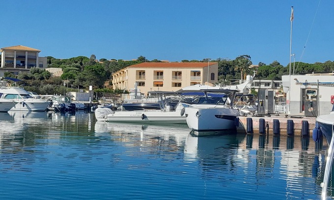 Marine de Saint Ambroggio Apartment | Gites-sassone, Studio Entre Calvi et L'ile Rousse, au Bord de mer