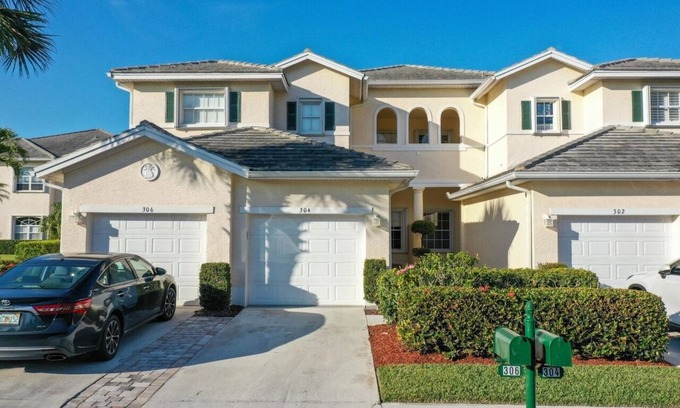 Fort Pierce House | GL 304 Pond View Townhome Welcome to Paradise!