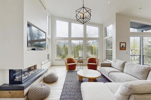 Alyeska House | Glacier View Getaway