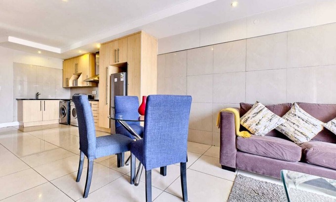 Sandown Apartment | Glammys Suites at Hydro