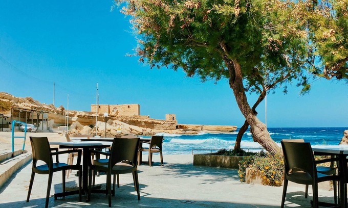 Zebbug Apartment | Glamorous Apartment With Panoramic Green Views
