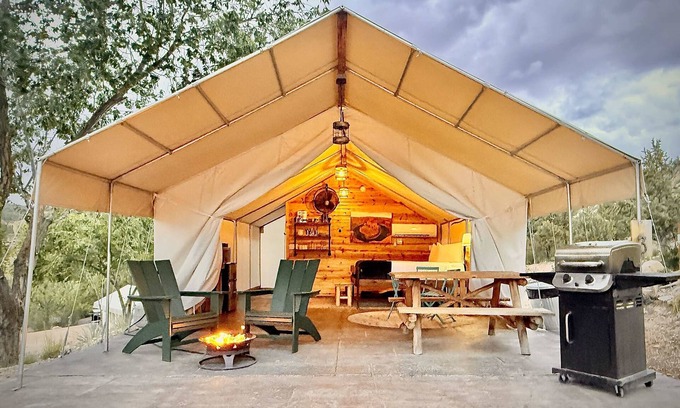Orderville RV Rental | Glamping Tent Near Zion w/AC & Private Bathroom