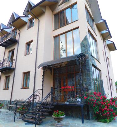 Yaremche Bed & Breakfast | Glanz