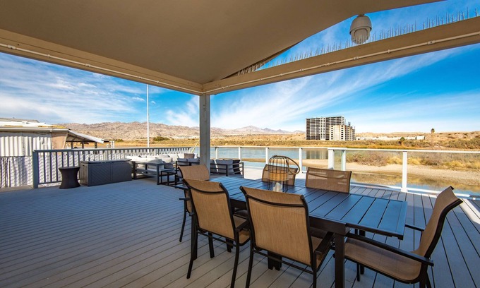 Bullhead City House | Glass deck, dogs, sandy beach, private dock