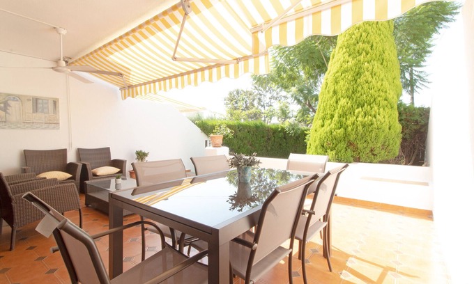 Canet de Berenguer Ski Chalet | Global Properties: Townhouse with swimming pool in Canet beach