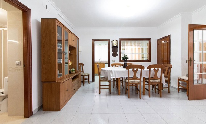 Sagunto Ski Chalet | Global Properties: Apartment in Puerto de Sagunto