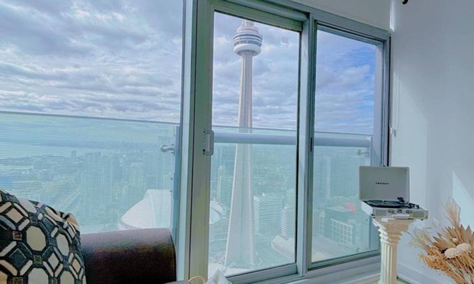 Toronto Entertainment District Apartment | GLOBALSTAY. Maple Leaf Square