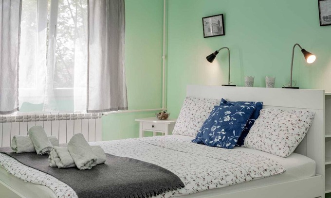 Savski Venac Apartment | Gloria 2 charming 1-bedroom apartment in lovely Beograd with WiFi, AC