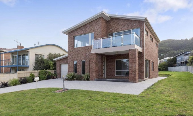 Apollo Bay House | Gloria June