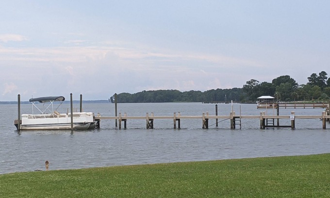 Summerton Condo | Goat Island Lake Haven Condo