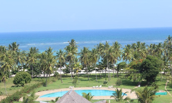 Diani Beach Hotel | Golden Beach Resort A051