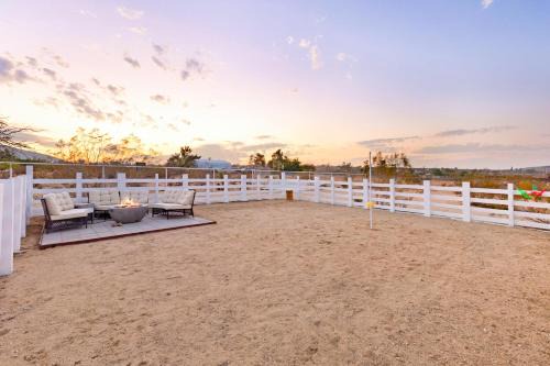 Joshua Tree House | Golden Desert Ranch - Hot Tub, Fire Pit and BBQ! home