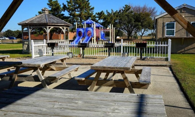 Sea Scape Condo | Golf View Charming 2-bedroom condo in Kitty Hawk with fitness room, sleeps 6.